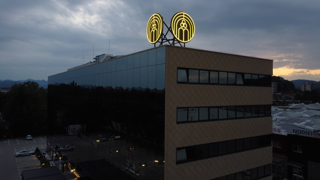 Poslovna zgradba MAGNET – fotografija projekta ELP