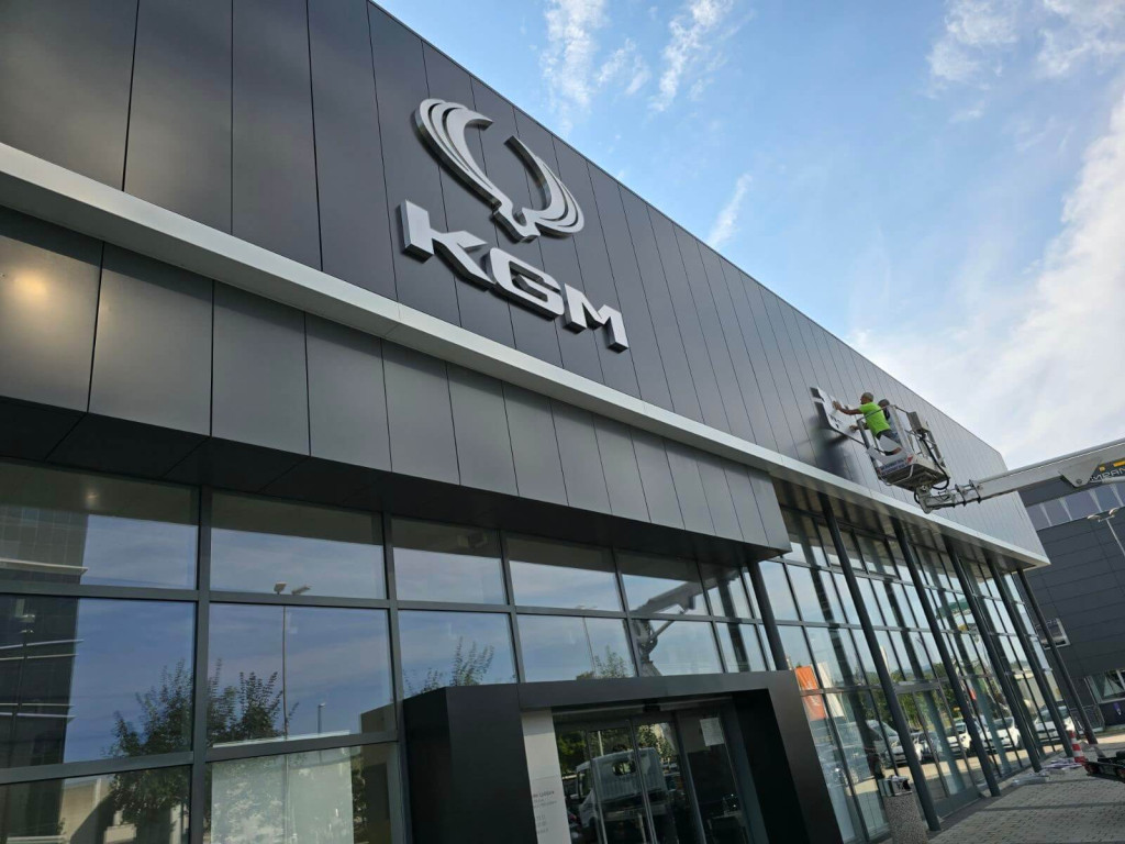 Geely – reklamni napisi – fotografija izvedbe ELP
