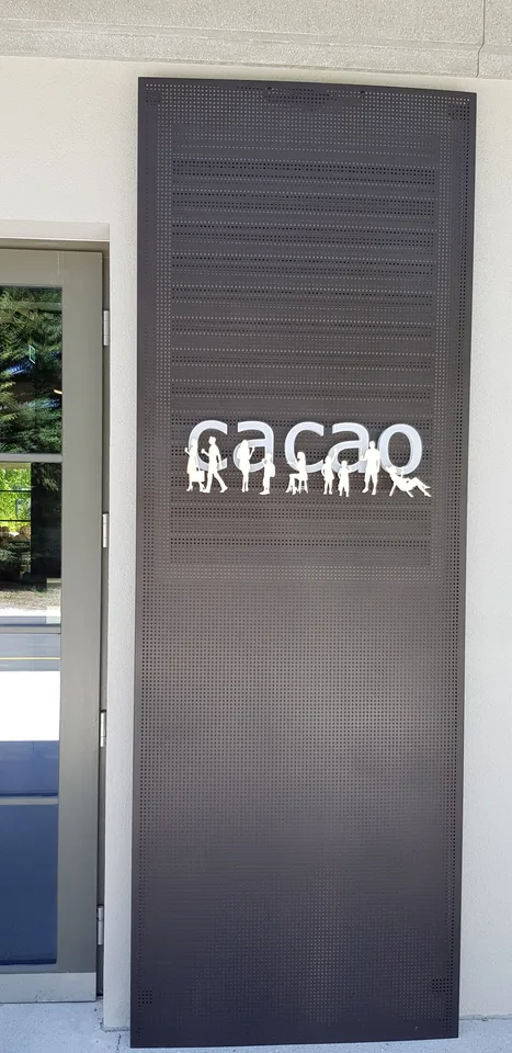 Svetlobni reklamni napis Cacao, fotografija 2 – izvedba ELP
