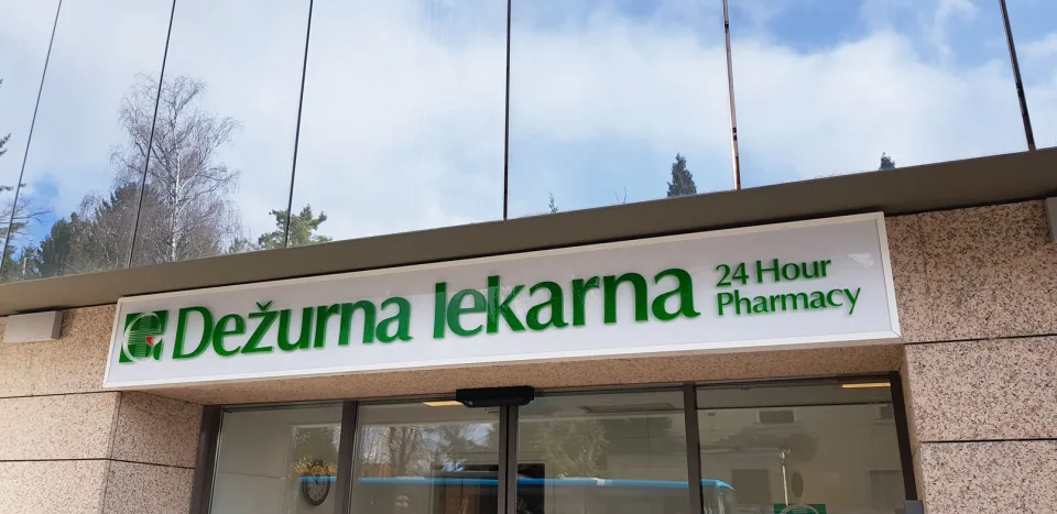 Reklamna označitev Gorenjska Lekarna – izvedba ELP