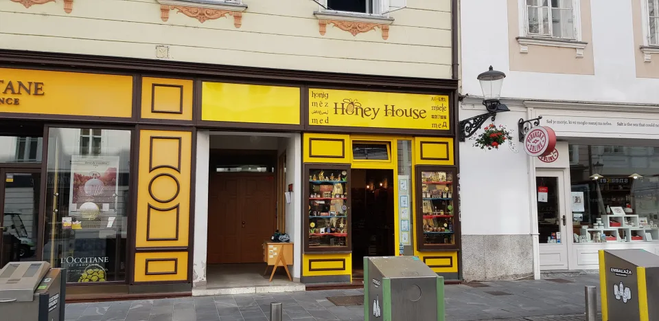 Reklamna označitev Honey House, fotografija 2 – izvedba ELP