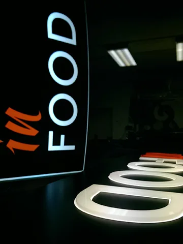 Reklamna tabla InFood - Svetlobna tabla – izvedba ELP