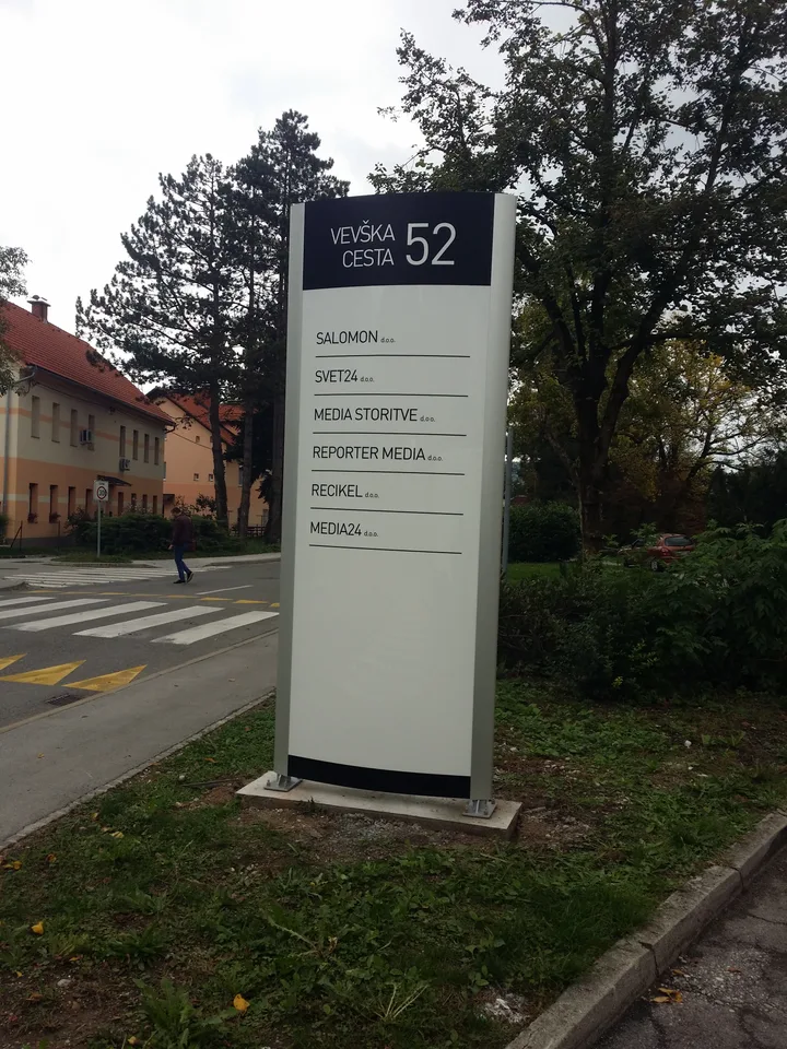 Reklamna tabla Ne svetlobni, fotografija 2 – izvedba ELP