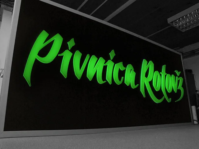 Reklamna označitev Pivnica Rotovž, fotografija 2 – izvedba ELP