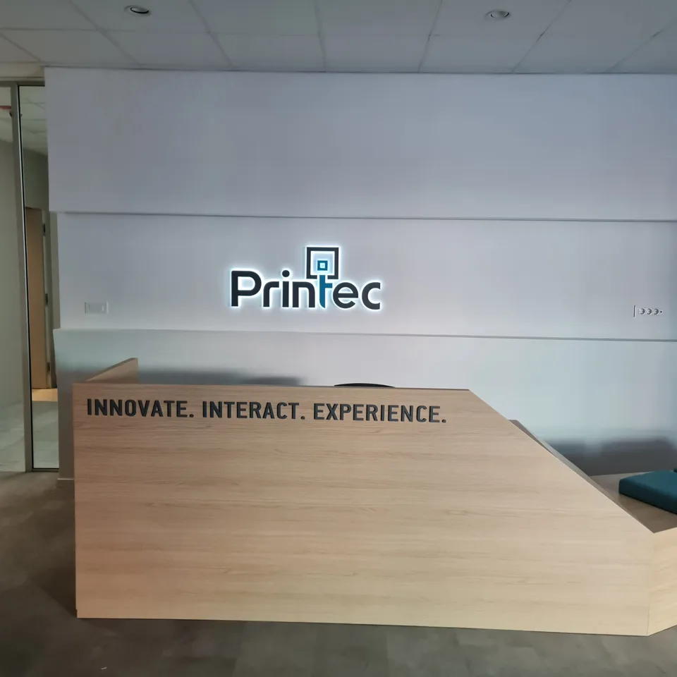 Svetlobni reklamni napis Printec, fotografija 4 – izvedba ELP