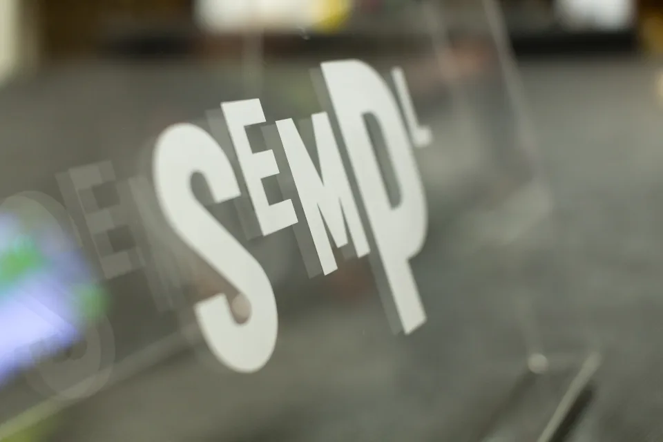 Reklamni napis Sempl, fotografija 3 – izvedba ELP